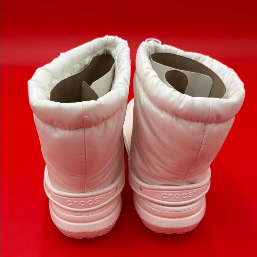 Crocs Unisex White Classic Lined Neo Puff Boots | NWOT ships next day .‎